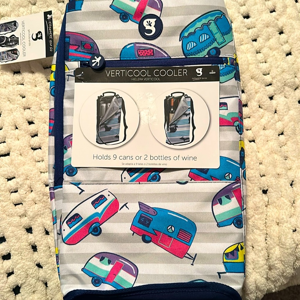 NWT GECKOBRRAND VERTICAL COOLER WITH CARRY STRAP. LEAKPROOF. CUTE CAMPER DESIGN.